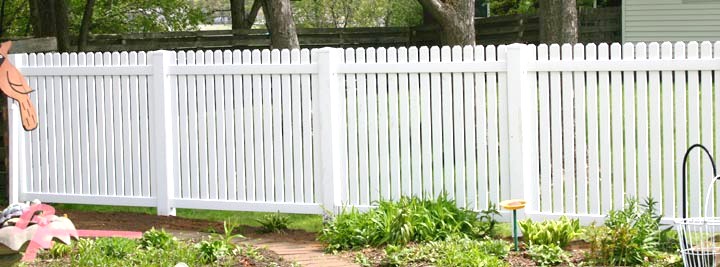 PVCFence/OpenPicketGardenFence.jpg